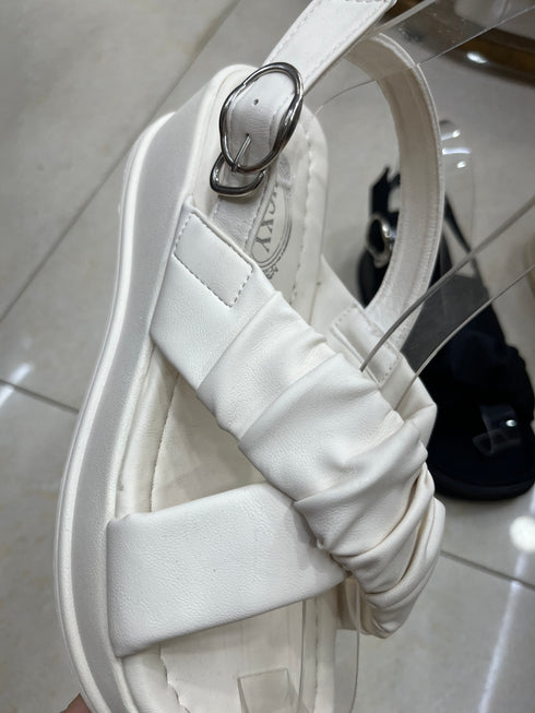 Spring Chic Cross Strap Buckle Sandals